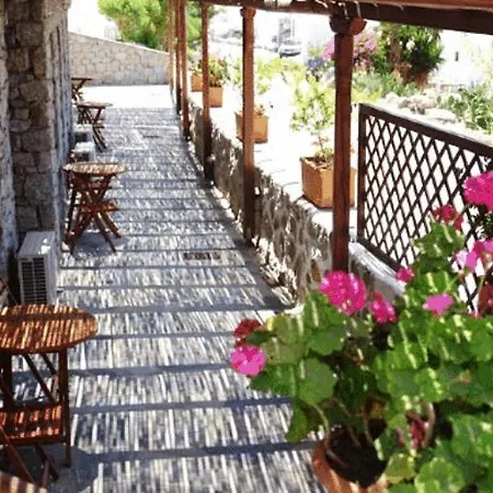 公寓 佩拉格斯一室公寓酒店 *