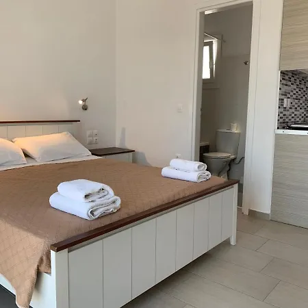 佩拉格斯一室公寓酒店 *