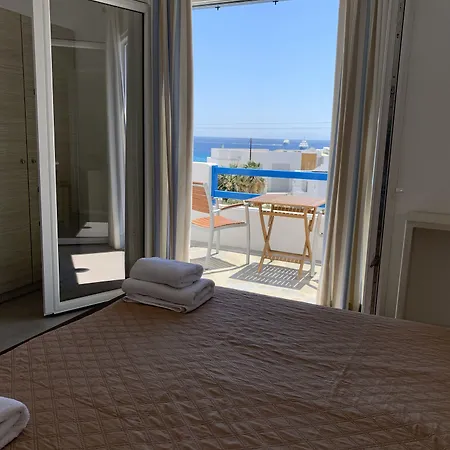 佩拉格斯一室公寓酒店 *